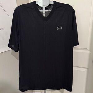 Under Armour Men's Dark Short Sleeve V-Neck Tee